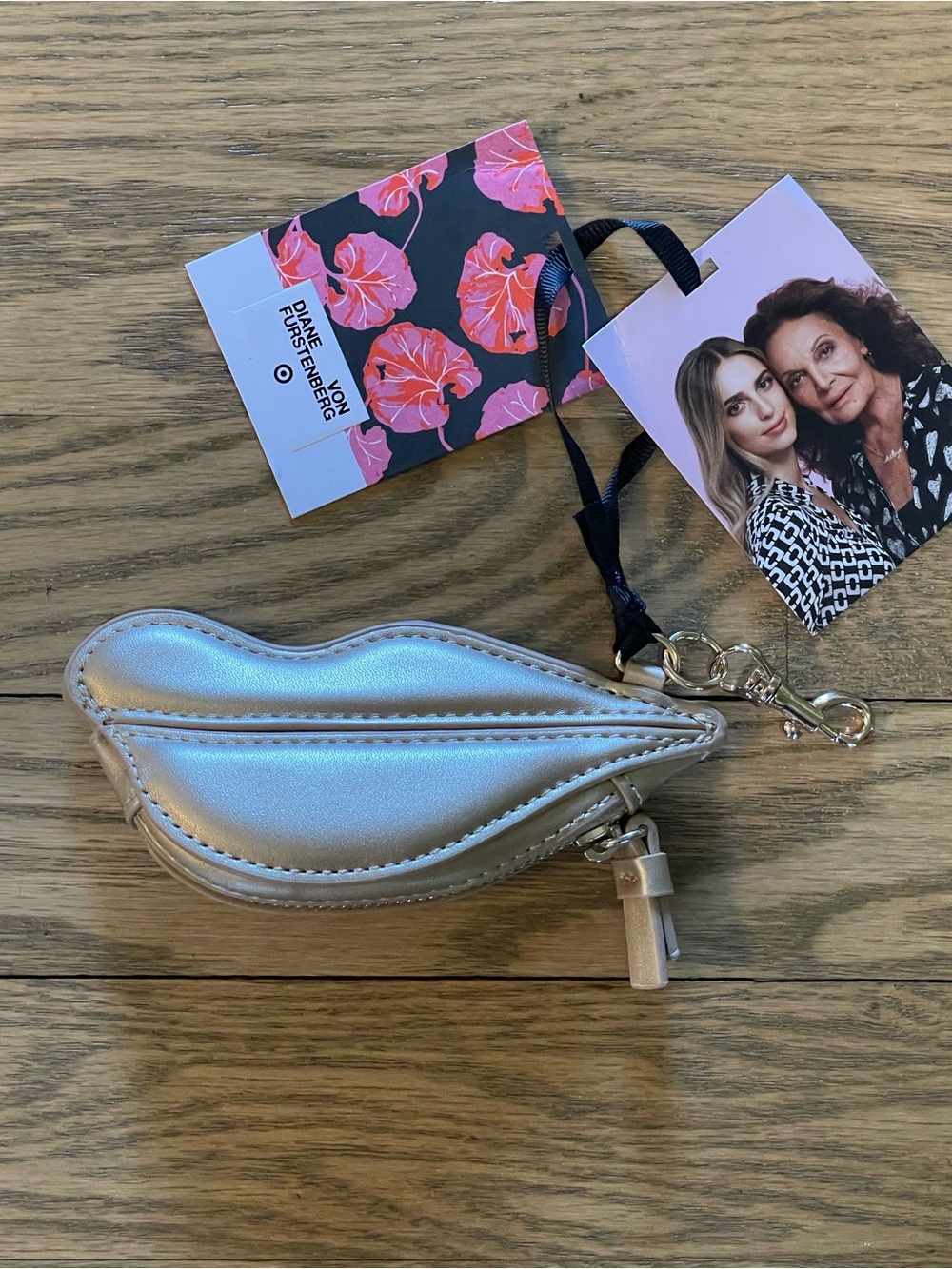 NWT -Diane von Furstenberg DVF x Target Gold Metallic Lips Coin Pouch /Bag Charm
